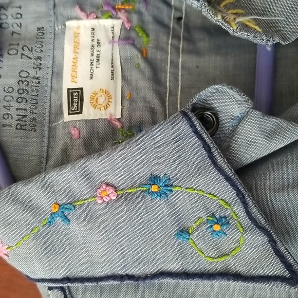 🦋Vintage embroidered shirt - Picture 4 of 11